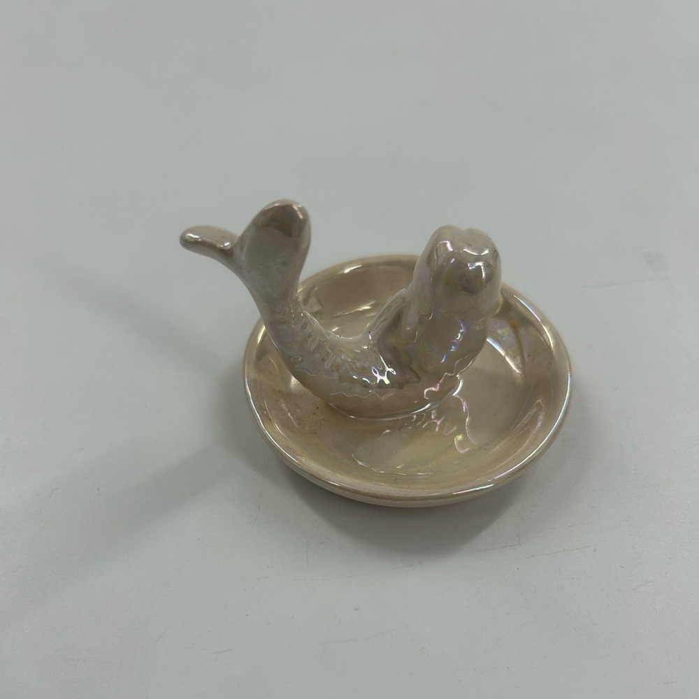 Ceramic ring or trinket dish featuring a mermaid - Picture 4 of 5